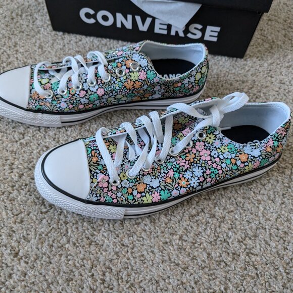 New in Box Converse CTAS OX Floral, US Women's size 11 - Picture 2 of 6